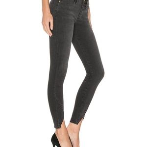 Frame Le Skinny de Jeanne Triangle Hem Crop